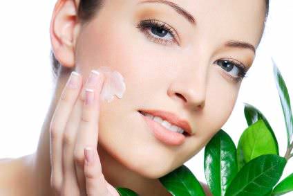 Como Evitar y Tratar las Marcas y Manchas de Acne