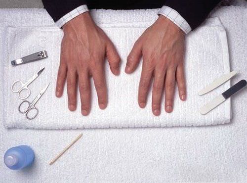 como hacer una manicura para hombres