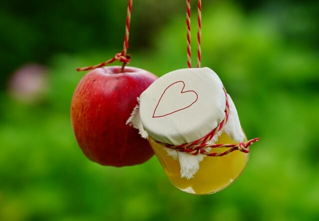 Use la cidra de manzana para el cabello graso