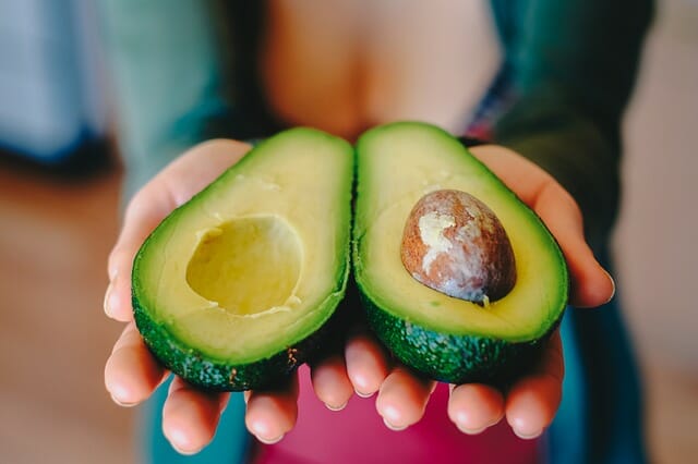 aguacate para el pelo seco