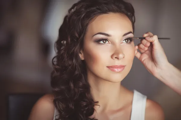 mujer con maquillaje